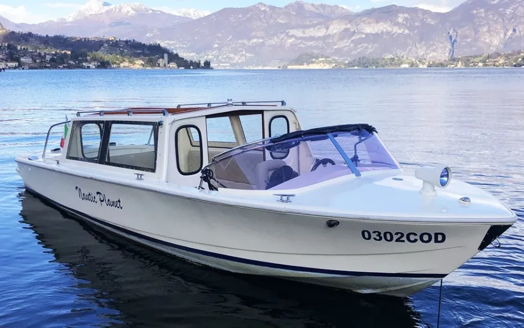 Rent boat service on Lake Como
